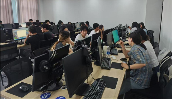 公司成功举办第十二...